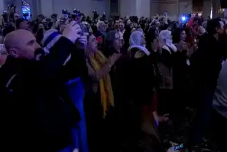 Öcalan Fotoğrafı Salonda Alkış Tufanı Yarattı!
